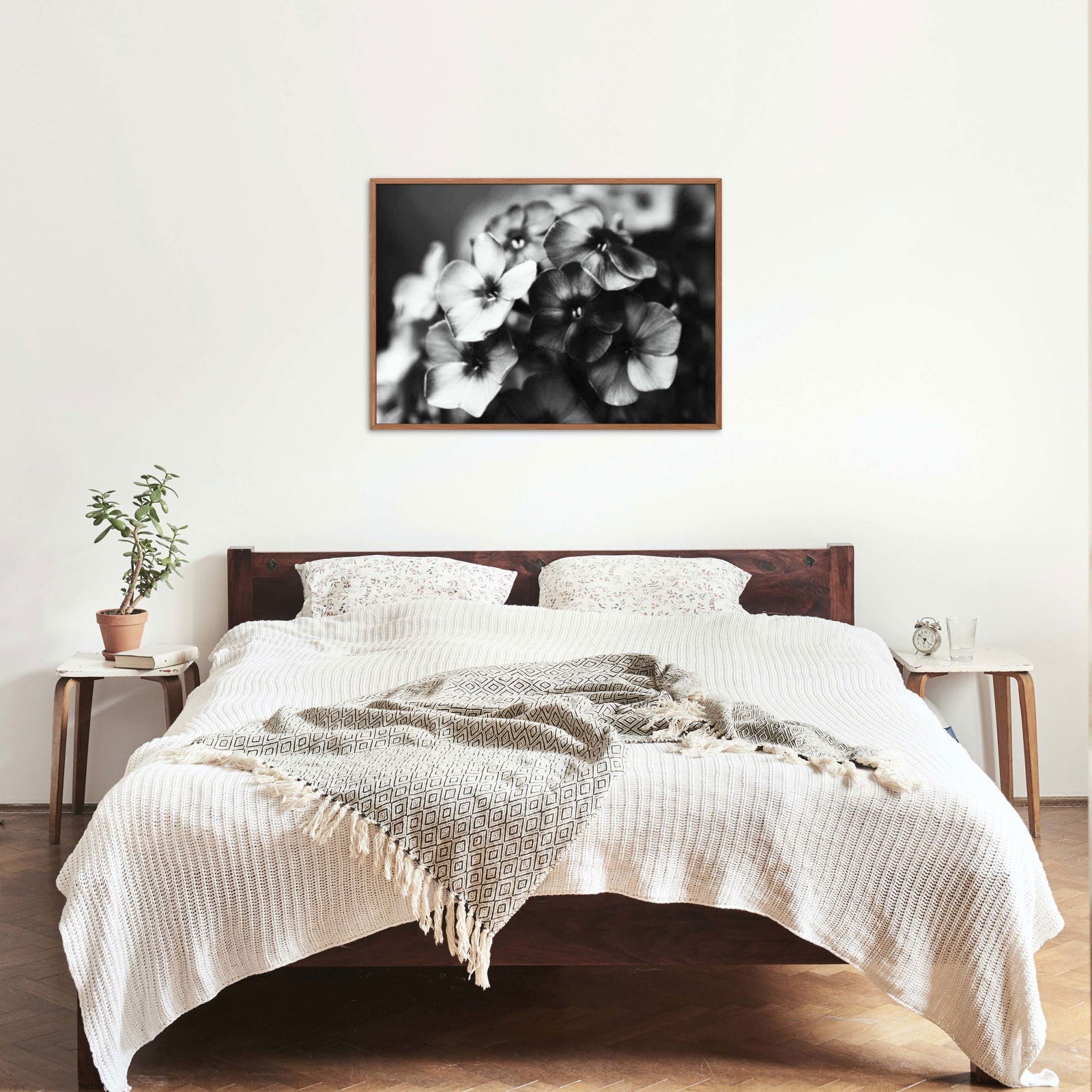 Black and White Lilac Poster - Hakyarts