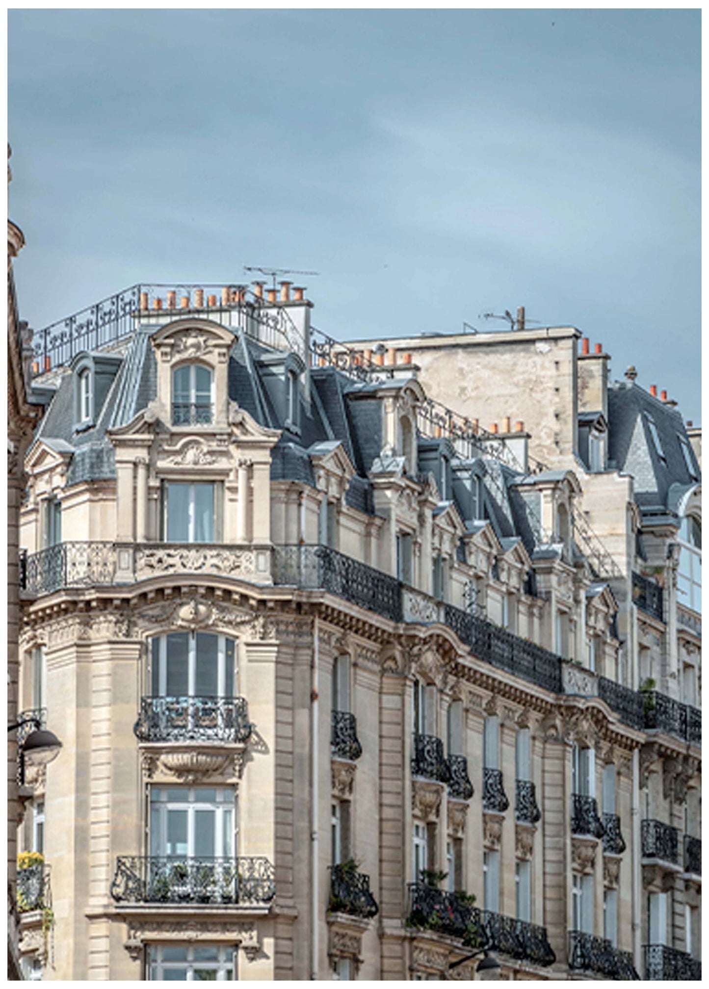 Building in Paris Poster - Hakyarts